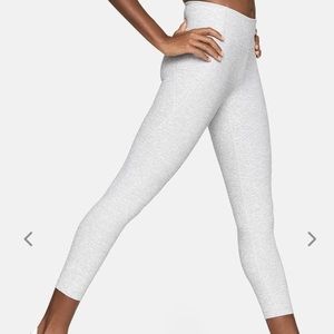 Outdoor Voices 3/4 warmup leggings